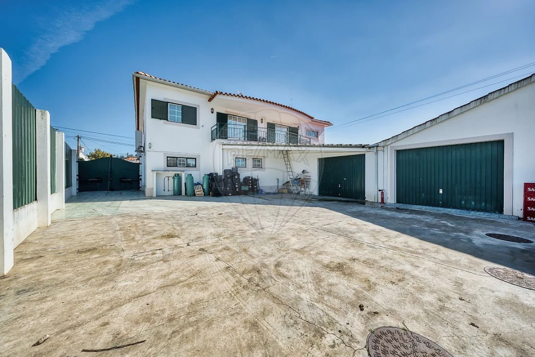 Moradia T4 para Venda em Azambuja Foto 42