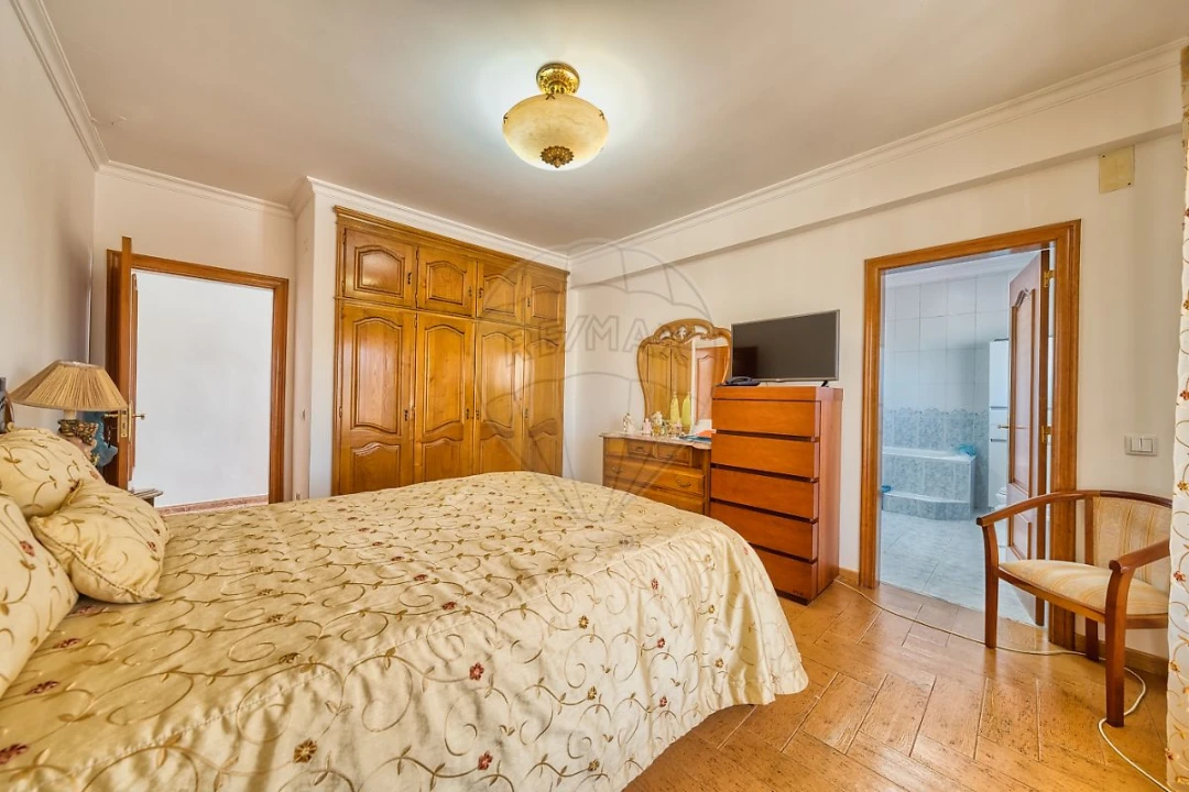 Moradia T4 para Venda em Azambuja Foto 6