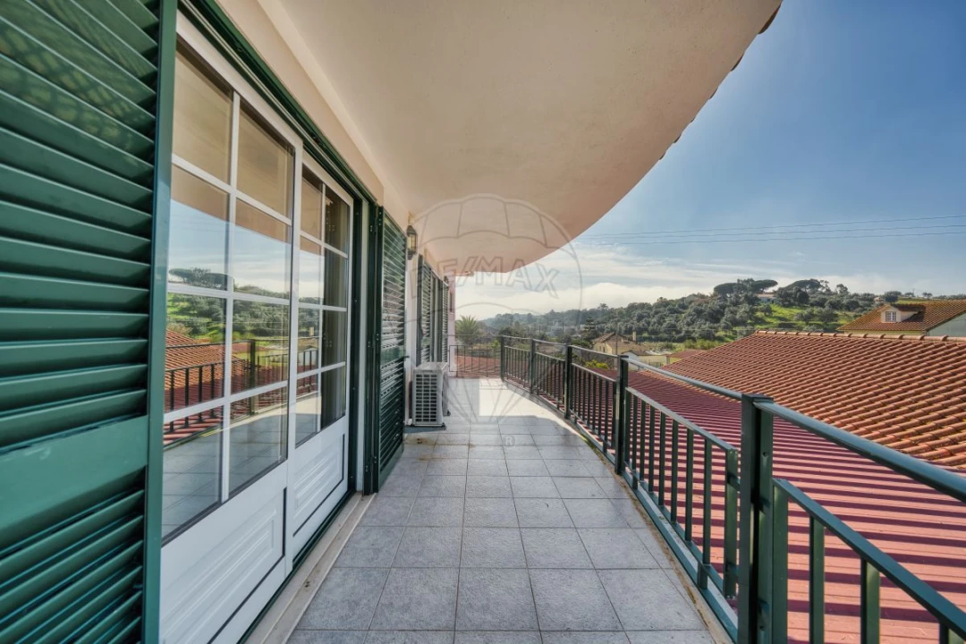 Moradia T4 para Venda em Azambuja Foto 9