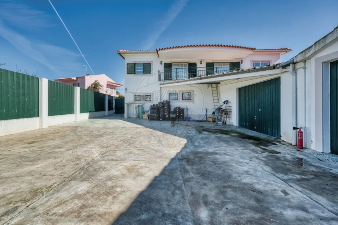 Moradia T4 para Venda em Azambuja Foto 43