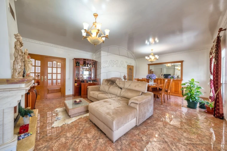 Moradia T4 para Venda em Azambuja Foto 19