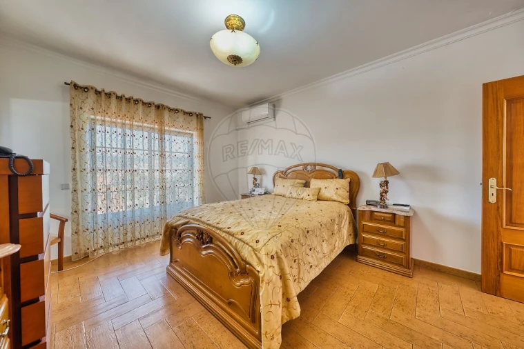 Moradia T4 para Venda em Azambuja Foto 5