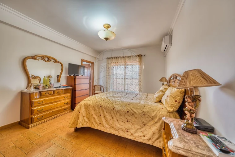 Moradia T4 para Venda em Azambuja Foto 4