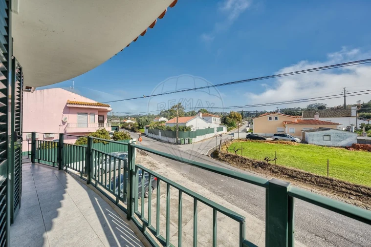 Moradia T4 para Venda em Azambuja Foto 2