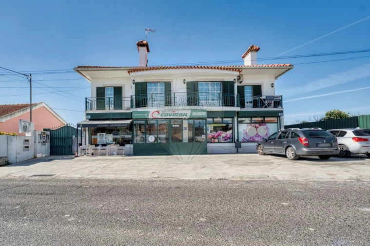 Moradia T4 para Venda em Azambuja Foto 1