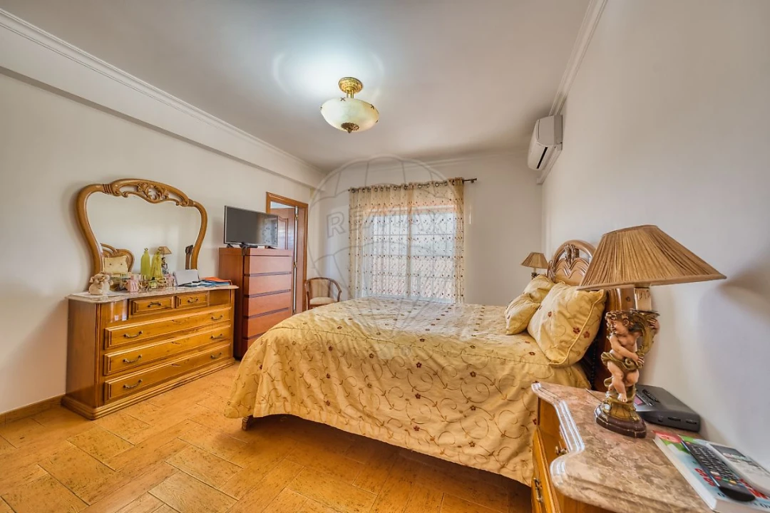 Moradia T4 para Venda em Azambuja Foto 4