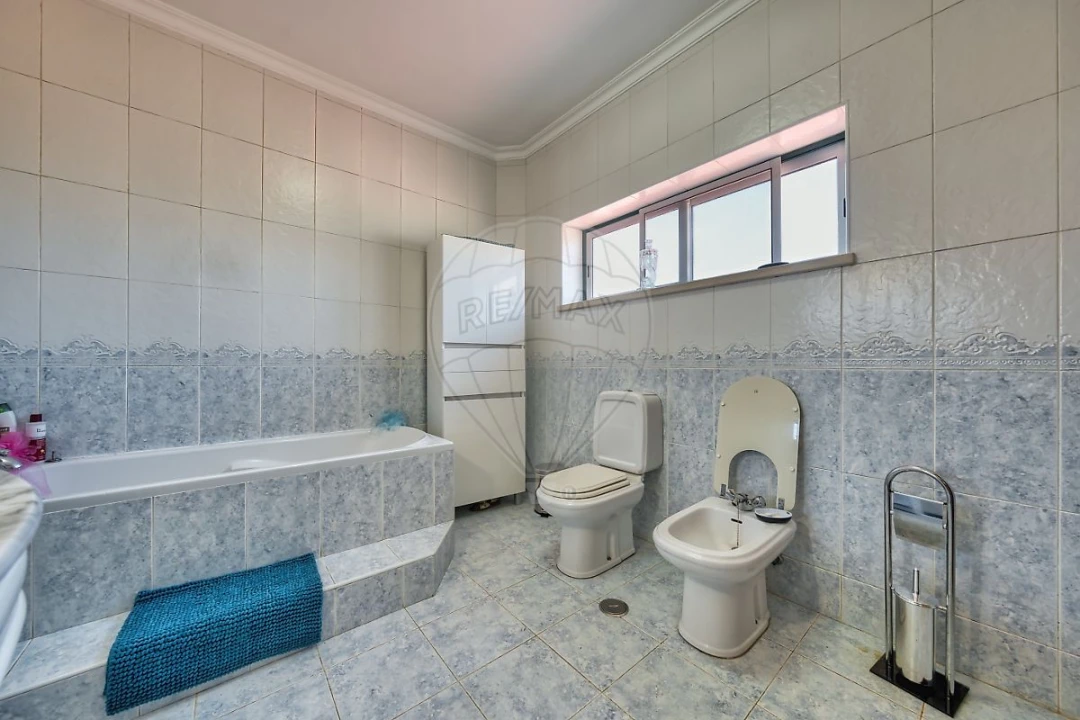 Moradia T4 para Venda em Azambuja Foto 8