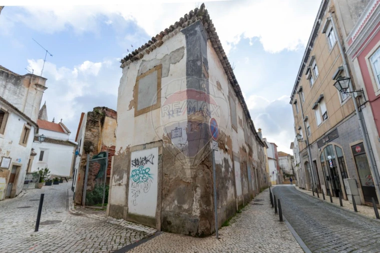 Prédio para Venda em Santa Maria, São Pedro e Matacães Foto 2