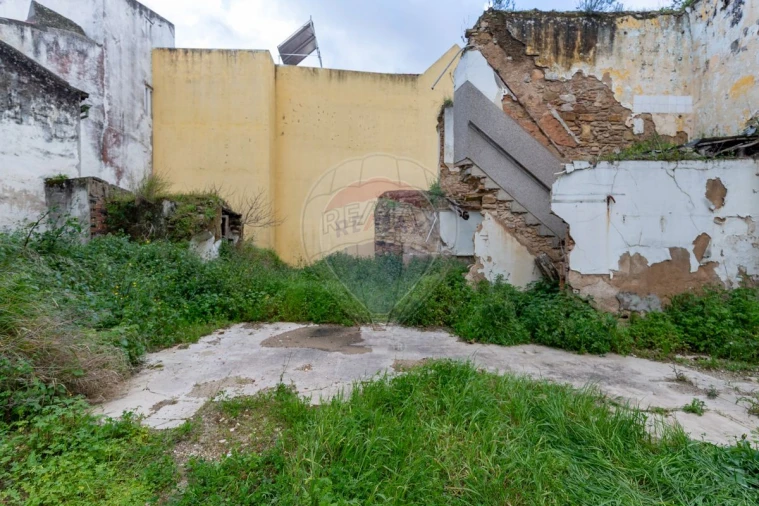 Prédio para Venda em Santa Maria, São Pedro e Matacães Foto 7