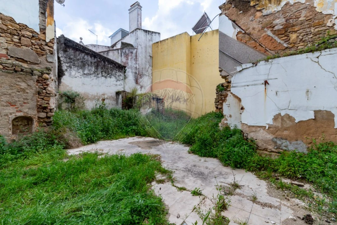 Prédio para Venda em Santa Maria, São Pedro e Matacães Foto 3