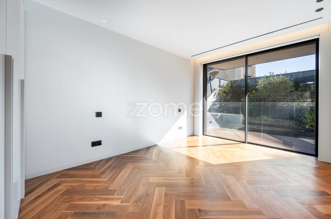Apartamento T4 para Venda em Lordelo do Ouro e Massarelos Foto 40
