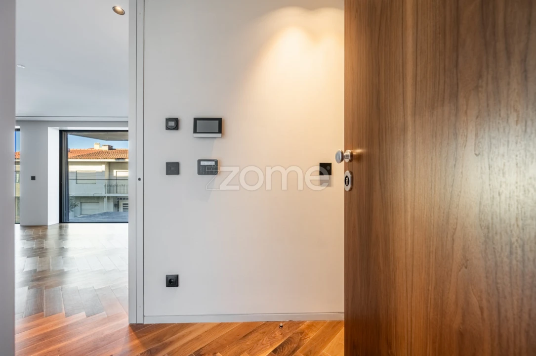 Apartamento T4 para Venda em Lordelo do Ouro e Massarelos Foto 43