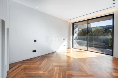 Apartamento T4 para Venda em Lordelo do Ouro e Massarelos
