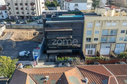 Apartamento T4 para Venda em Lordelo do Ouro e Massarelos