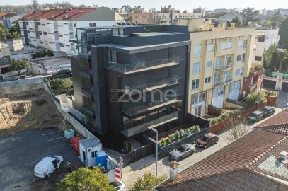 Apartamento T4 para Venda em Lordelo do Ouro e Massarelos