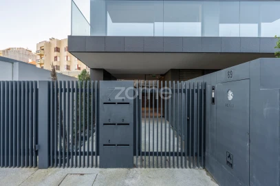 Apartamento T4 para Venda em Lordelo do Ouro e Massarelos