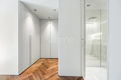 Apartamento T4 para Venda em Lordelo do Ouro e Massarelos