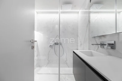Apartamento T4 para Venda em Lordelo do Ouro e Massarelos