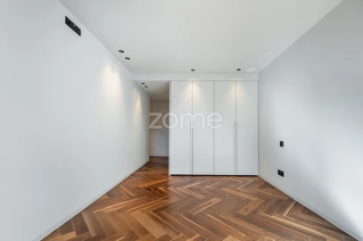 Apartamento T4 para Venda em Lordelo do Ouro e Massarelos