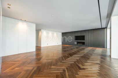 Apartamento T4 para Venda em Lordelo do Ouro e Massarelos