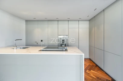 Apartamento T4 para Venda em Lordelo do Ouro e Massarelos