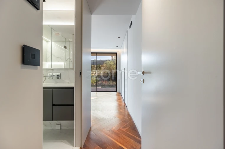 Apartamento T4 para Venda em Lordelo do Ouro e Massarelos Foto 34