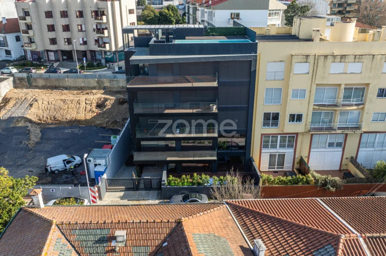 Apartamento T4 para Venda em Lordelo do Ouro e Massarelos Foto 13