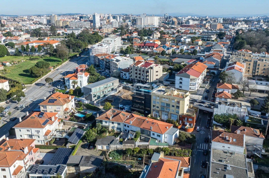 Apartamento T4 para Venda em Lordelo do Ouro e Massarelos Foto 5