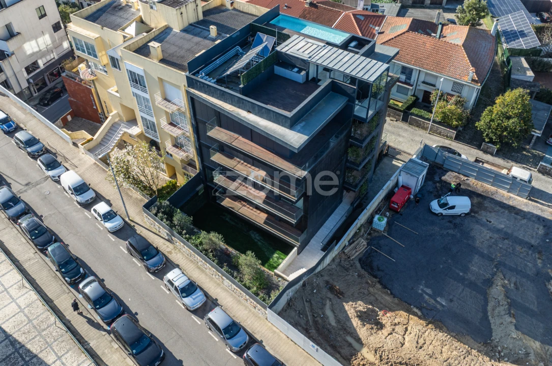Apartamento T4 para Venda em Lordelo do Ouro e Massarelos Foto 8