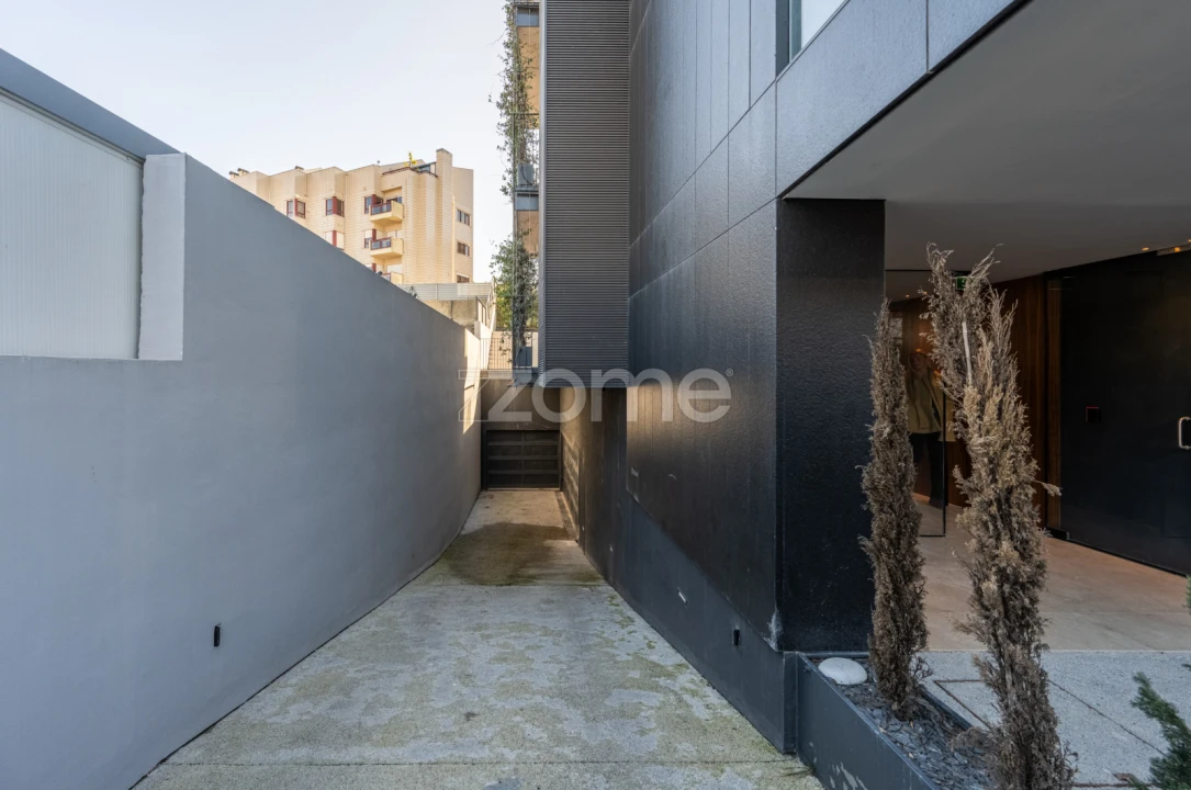 Apartamento T4 para Venda em Lordelo do Ouro e Massarelos Foto 19