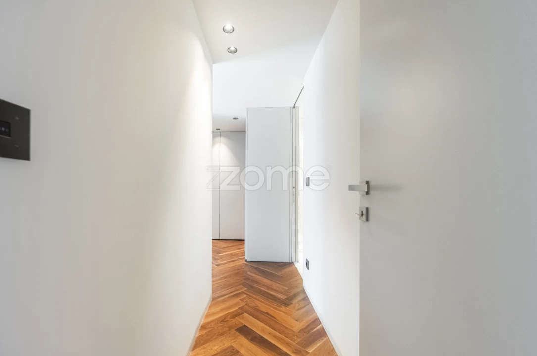 Apartamento T4 para Venda em Lordelo do Ouro e Massarelos Foto 28