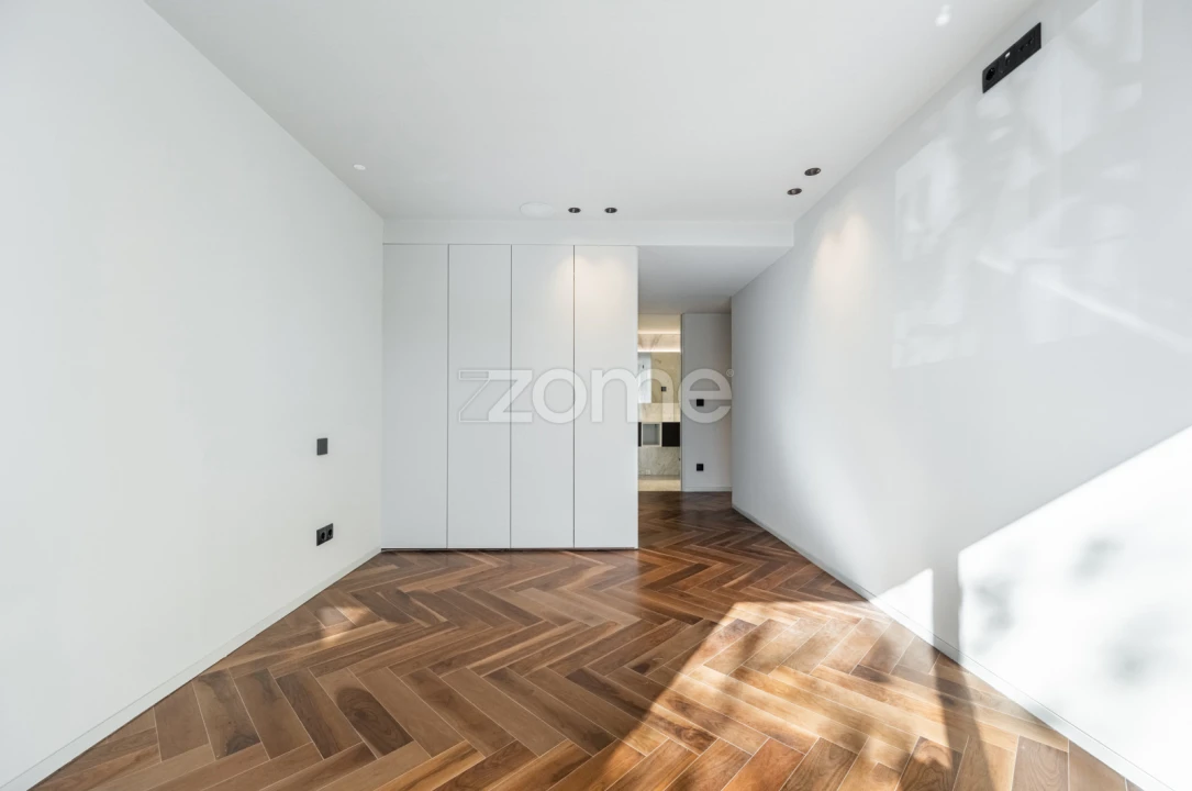 Apartamento T4 para Venda em Lordelo do Ouro e Massarelos Foto 33