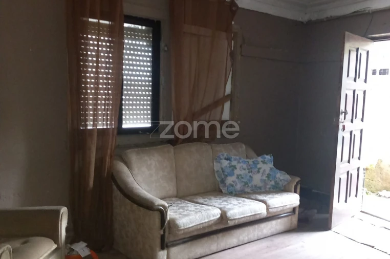 Moradia T2 para Venda em Trezoi Foto 6