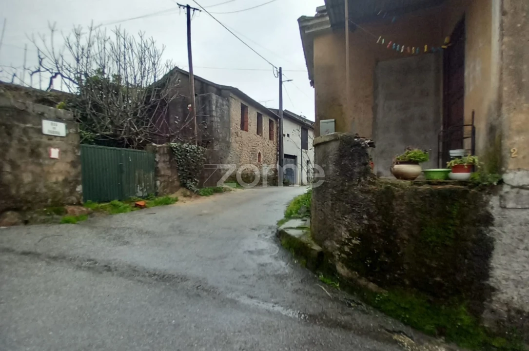 Moradia T2 para Venda em Trezoi Foto 13