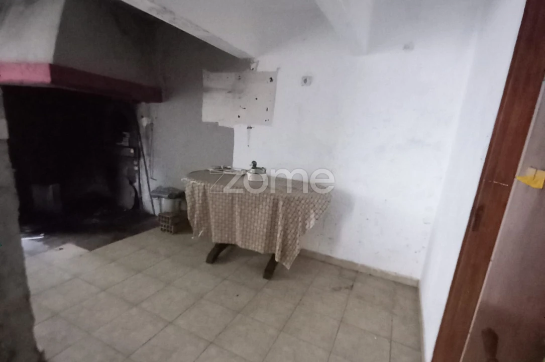 Moradia T2 para Venda em Trezoi Foto 8