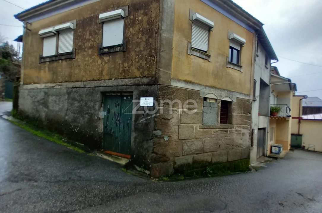 Moradia T2 para Venda em Trezoi Foto 3