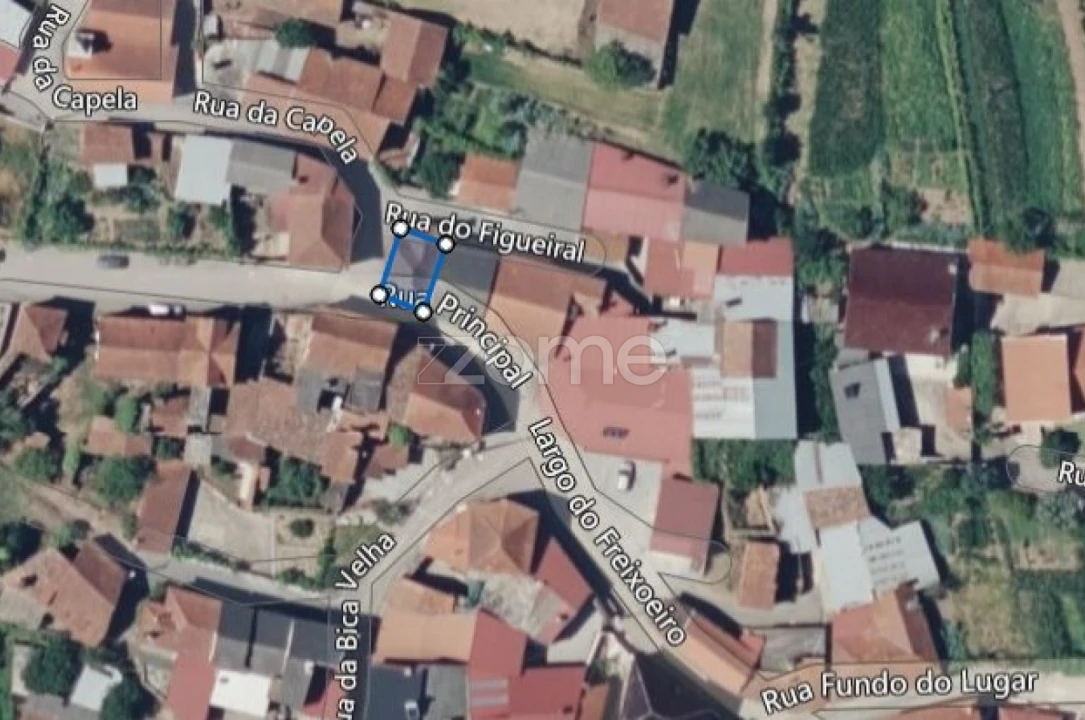 Moradia T2 para Venda em Trezoi Foto 15