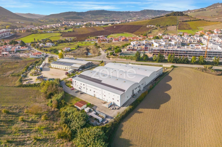 Terreno Comércio / Armazém para Venda em Arruda dos Vinhos Foto 3