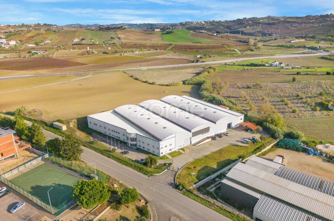 Terreno Comércio / Armazém para Venda em Arruda dos Vinhos Foto 1