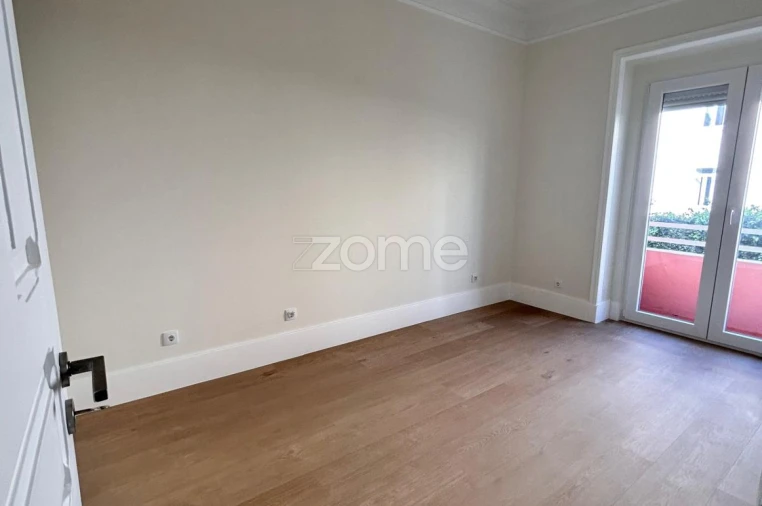 Apartamento T3 para Arrendamento em Penha de França Foto 3