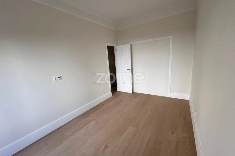 Apartamento T3 para Arrendamento em Penha de França Foto 4