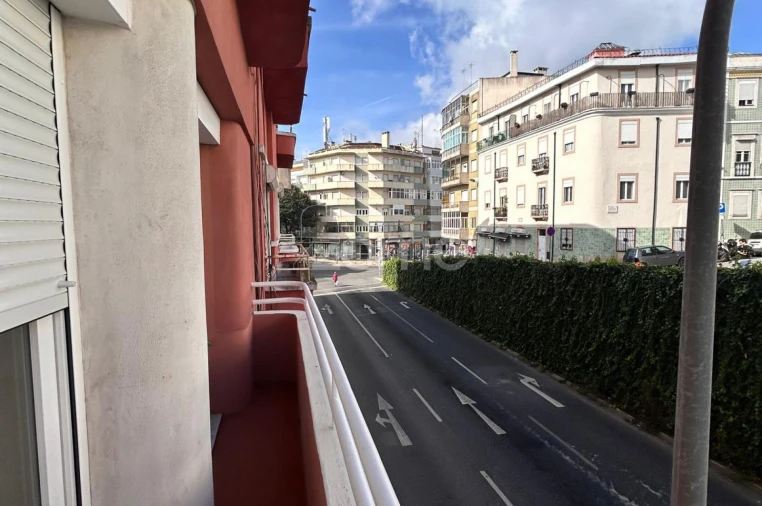 Apartamento T3 para Arrendamento em Penha de França Foto 6