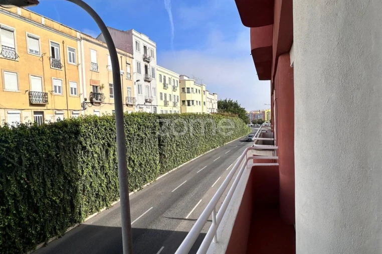 Apartamento T3 para Arrendamento em Penha de França Foto 5