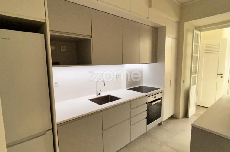 Apartamento T3 para Arrendamento em Penha de França