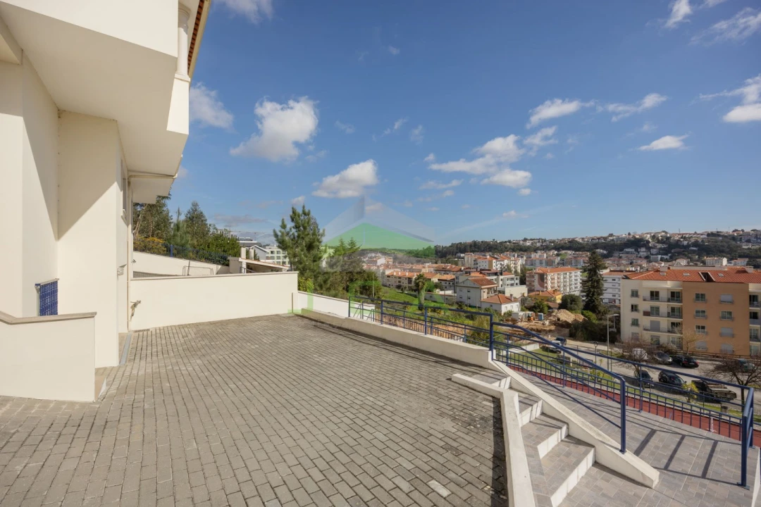 Moradia T4 para Venda em Leiria, Pousos, Barreira e Cortes Foto 5