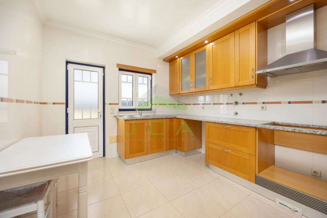 Moradia T4 para Venda em Leiria, Pousos, Barreira e Cortes Foto 13