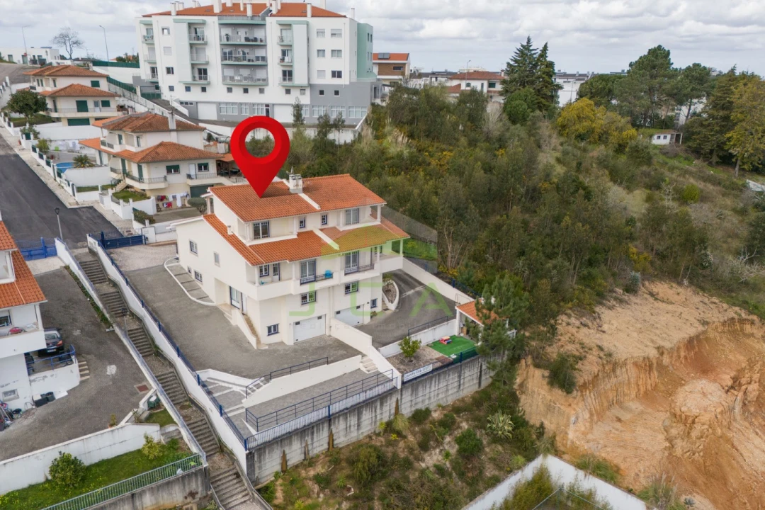 Moradia T4 para Venda em Leiria, Pousos, Barreira e Cortes Foto 6