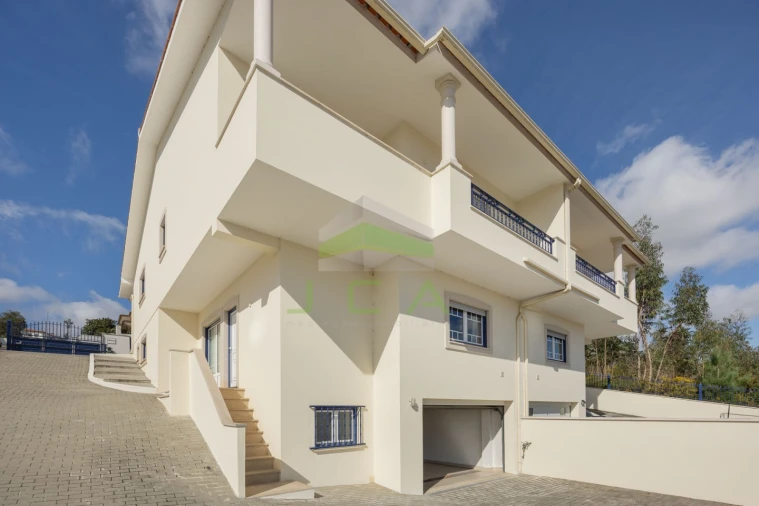 Moradia T4 para Venda em Leiria, Pousos, Barreira e Cortes Foto 4