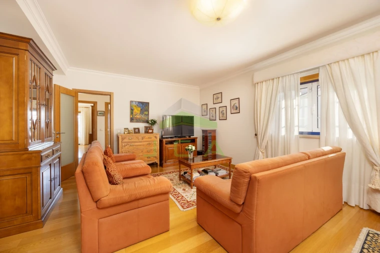 Moradia T4 para Venda em Leiria, Pousos, Barreira e Cortes Foto 11