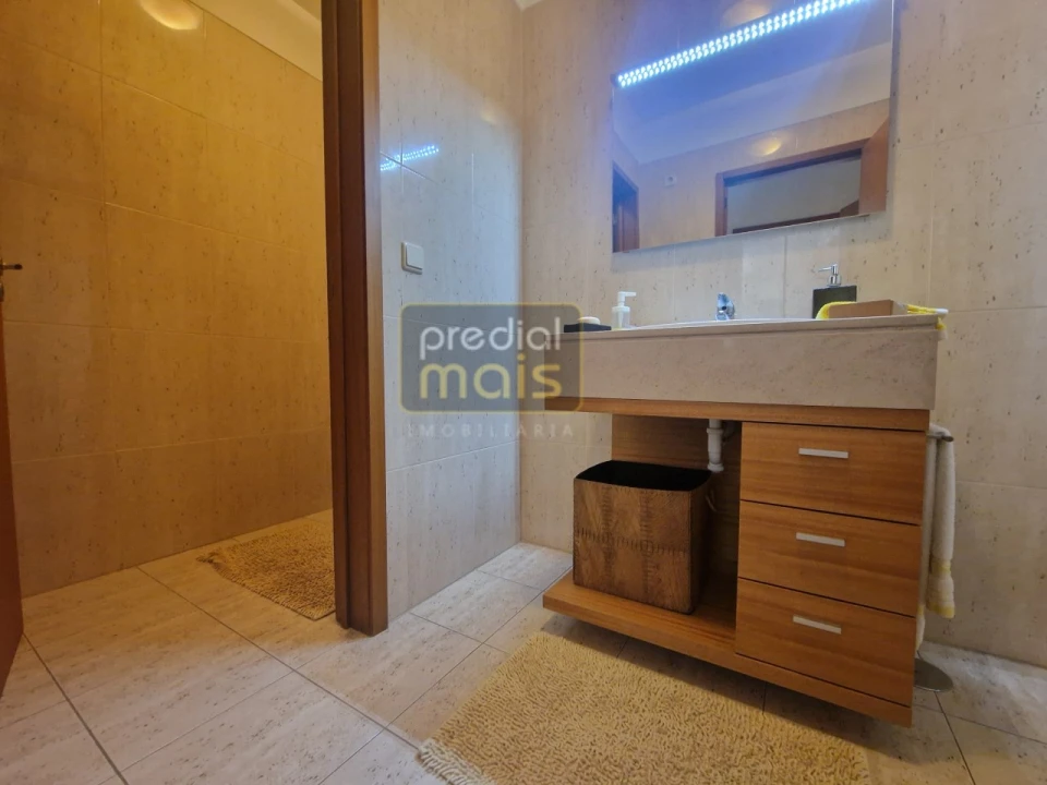 Apartamento T3 para Venda em Vila Nova de Famalicão e Calendário Foto 11